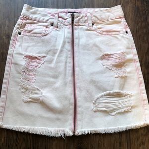 Zip up light pink denim mini skirt